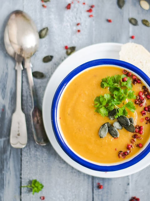 Nutrition and Lifestyle Counselling: Healthy food - a bowl of squash soup